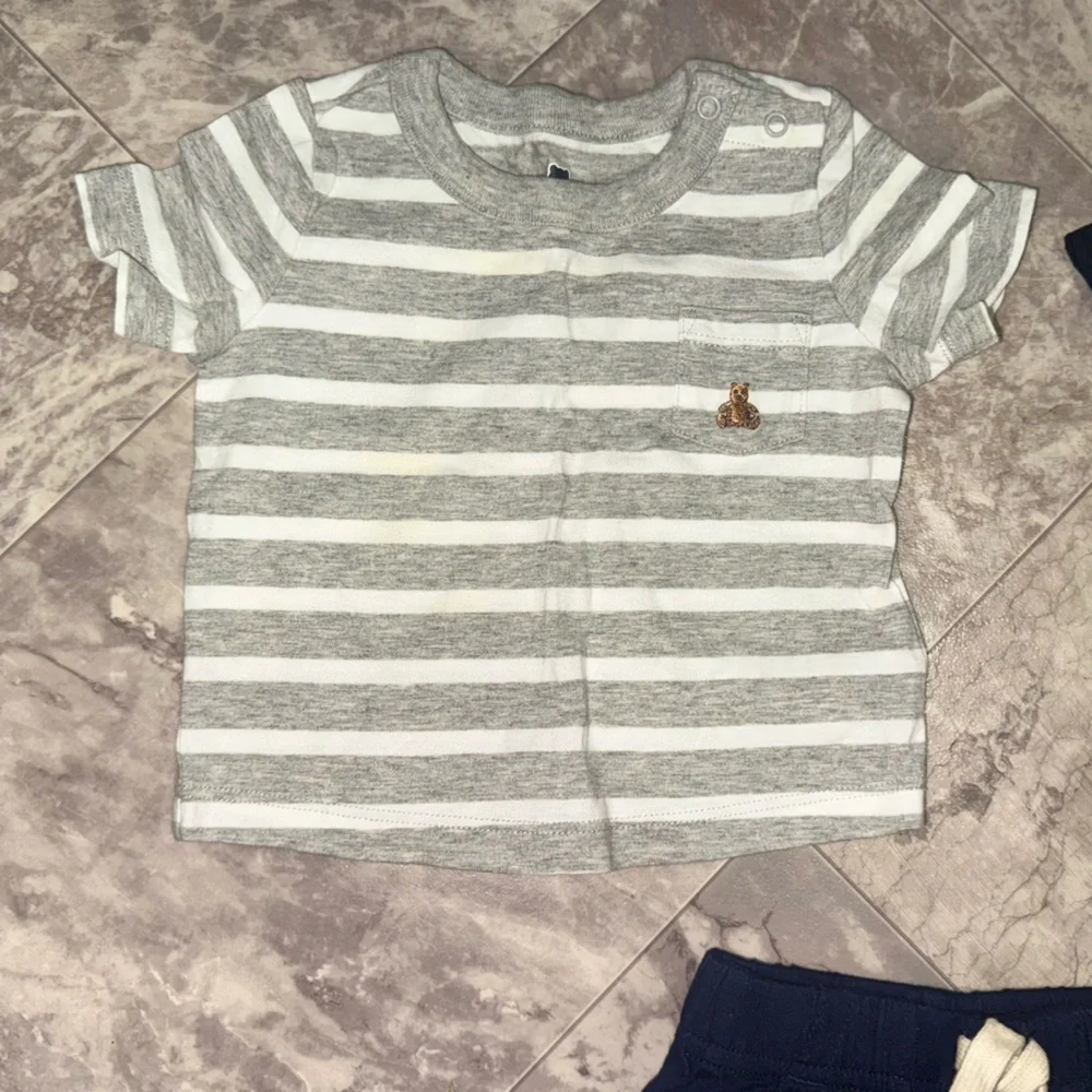 Baby Gap Boys 0-3M Clothing & Sandal Bundle 5 Piece Set